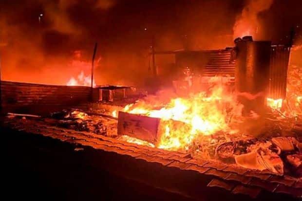 Väkivalta, joka puhkesi Nuhin kaupunginosassa Haryanassa 31. heinäkuuta, levisi tasaisesti Gurugramin sektorille 70, jossa väkijoukko poltti tuhkaksi useita kauppoja ja hökkejä.  (Kuvien tekijät: PTI)