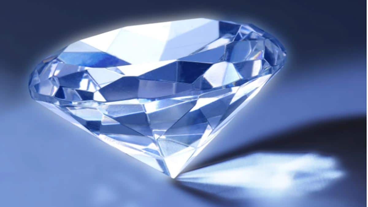 Why lab-grown diamonds may be a better choice for investment than natural diamonds?