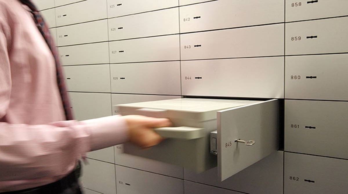Should you keep jewellery at home or in a bank locker? Find out