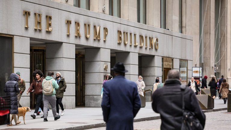 Toimistomarkkinoiden romahdus koskee Trumpin arvostettua Wall Street -rakennusta