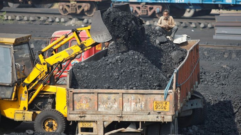 Kivihiilen riittävä saatavuus lämpövoimalaitoksilla suuresta tehontarpeesta huolimatta, hiilivarat ovat edelleen yli 45 tonnissa, hallitus sanoo