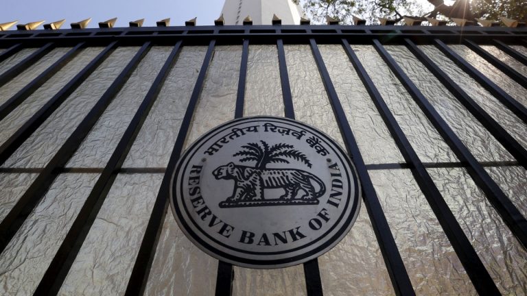 Pankkien BKTL-suhde paranee 2,5 prosenttiin maaliskuuhun mennessä: RBI