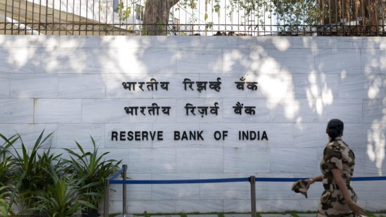 RBI ehdottaa valuuttamarkkinoiden sääntöjen helpottamista viejille – Banking & Finance News